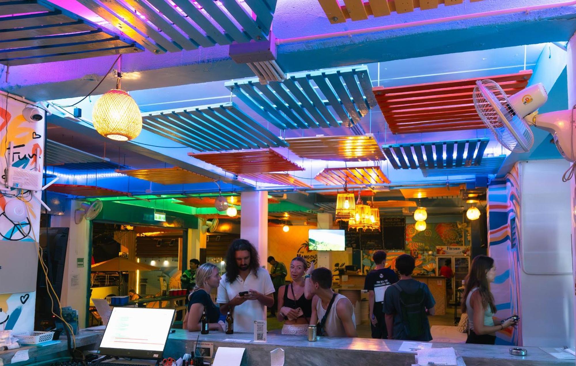 The Hangout Hostel Ao Nang ภายนอก รูปภาพ